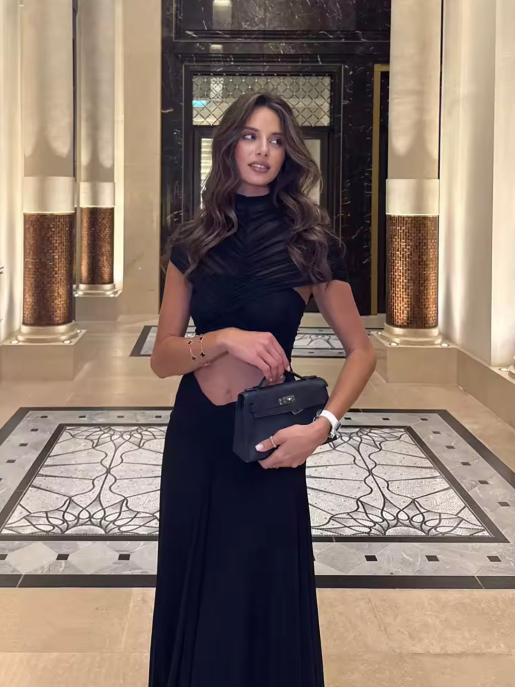 𝑹𝒐𝒃𝒆 𝒅𝒆 𝒔𝒐𝒊𝒓é𝒆 𝒕𝒓è𝒔 é𝒍é𝒈𝒂𝒏𝒕𝒆