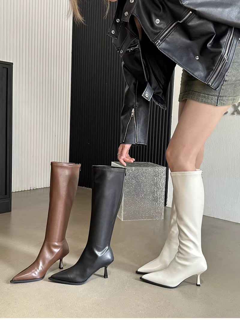 𝑩𝒐𝒕𝒕𝒆𝒔 𝒉𝒂𝒖𝒕𝒆𝒔 𝒆𝒏 𝒄𝒖𝒊𝒓 𝒔𝒐𝒖𝒑𝒍𝒆 𝒆́𝒍𝒆́𝒈𝒂𝒏𝒕