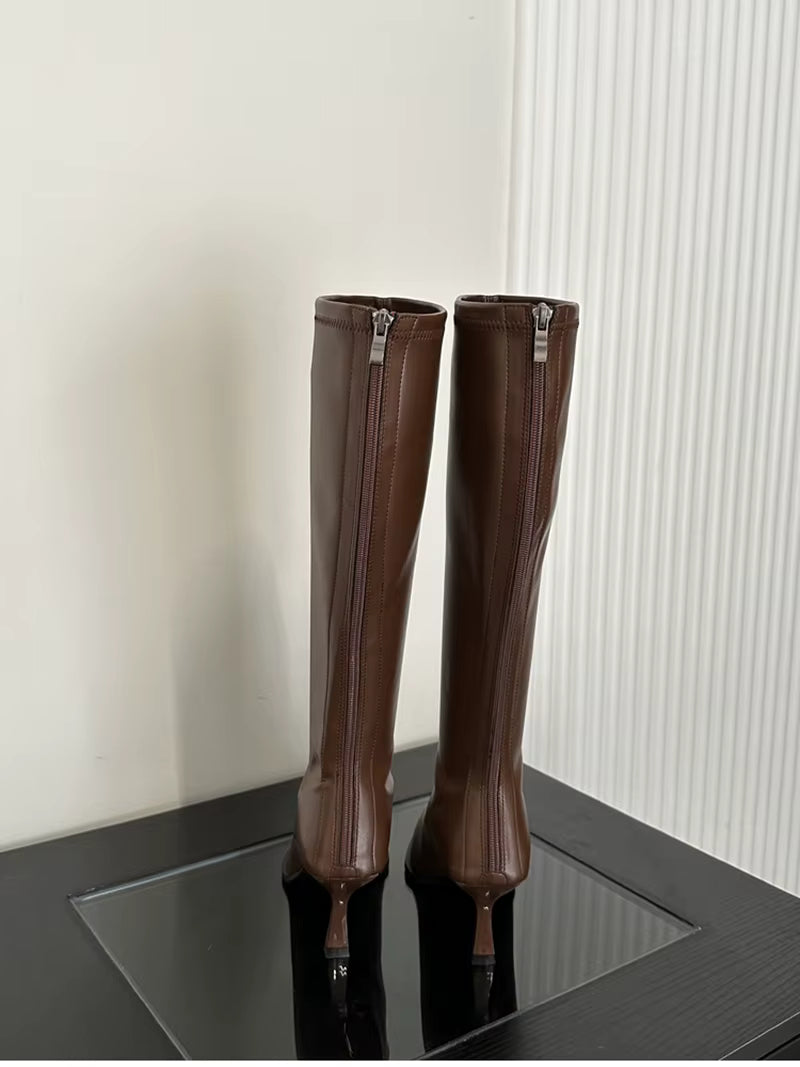 𝑩𝒐𝒕𝒕𝒆𝒔 𝒉𝒂𝒖𝒕𝒆𝒔 𝒆𝒏 𝒄𝒖𝒊𝒓 𝒔𝒐𝒖𝒑𝒍𝒆 𝒆́𝒍𝒆́𝒈𝒂𝒏𝒕