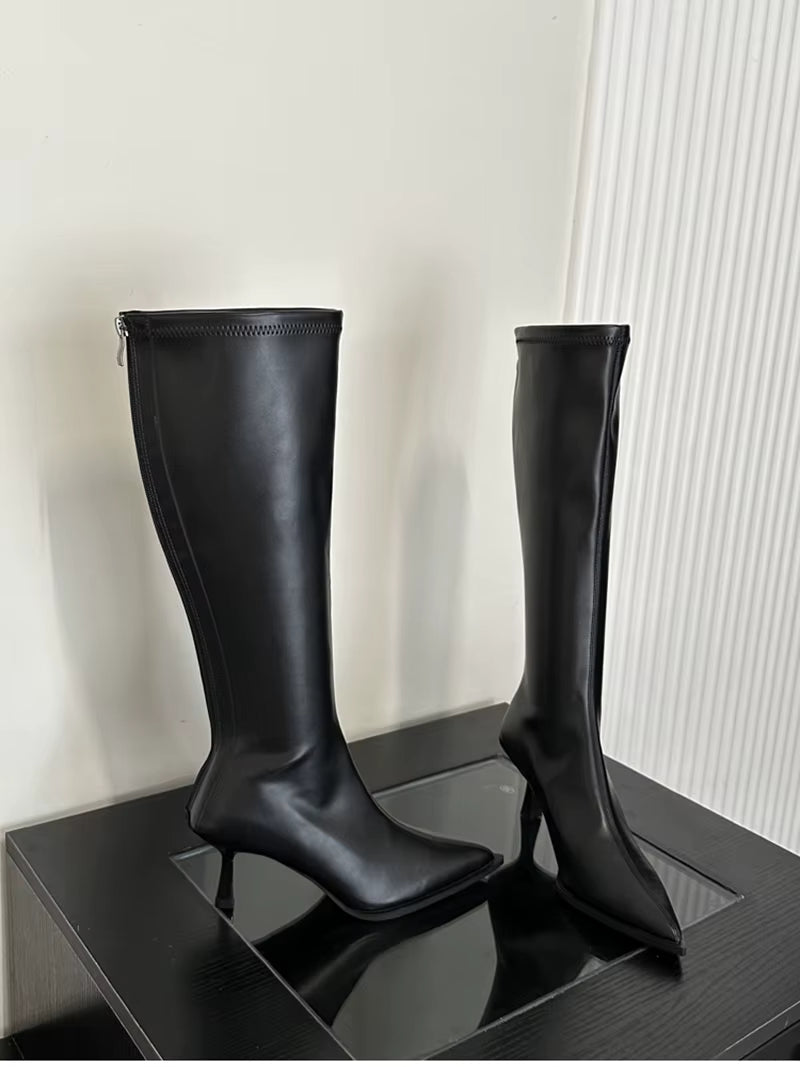 𝑩𝒐𝒕𝒕𝒆𝒔 𝒉𝒂𝒖𝒕𝒆𝒔 𝒆𝒏 𝒄𝒖𝒊𝒓 𝒔𝒐𝒖𝒑𝒍𝒆 𝒆́𝒍𝒆́𝒈𝒂𝒏𝒕