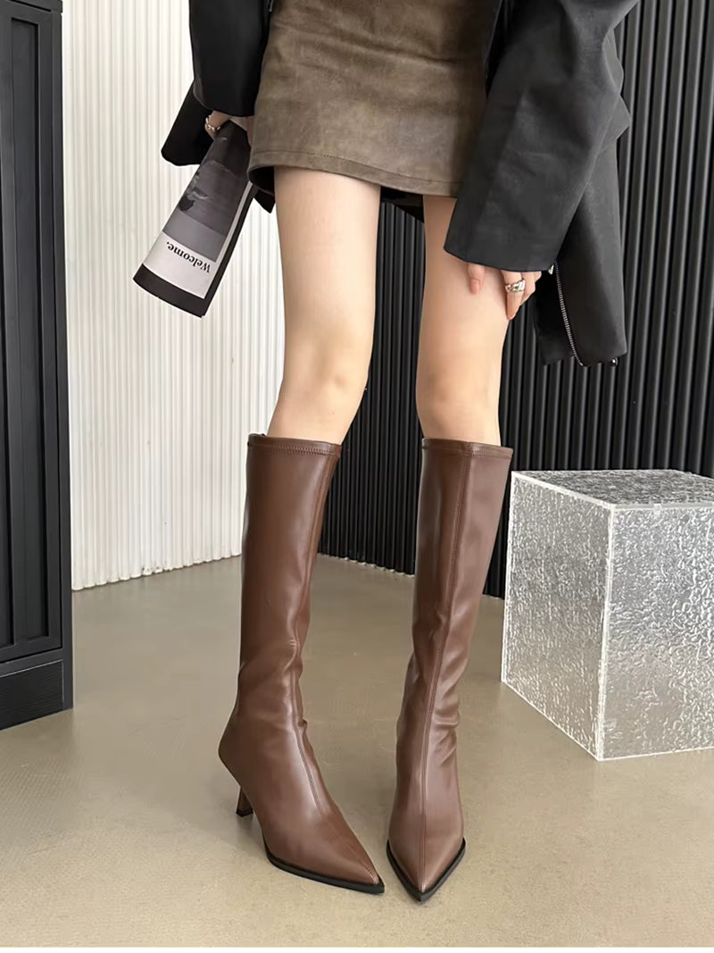 𝑩𝒐𝒕𝒕𝒆𝒔 𝒉𝒂𝒖𝒕𝒆𝒔 𝒆𝒏 𝒄𝒖𝒊𝒓 𝒔𝒐𝒖𝒑𝒍𝒆 𝒆́𝒍𝒆́𝒈𝒂𝒏𝒕