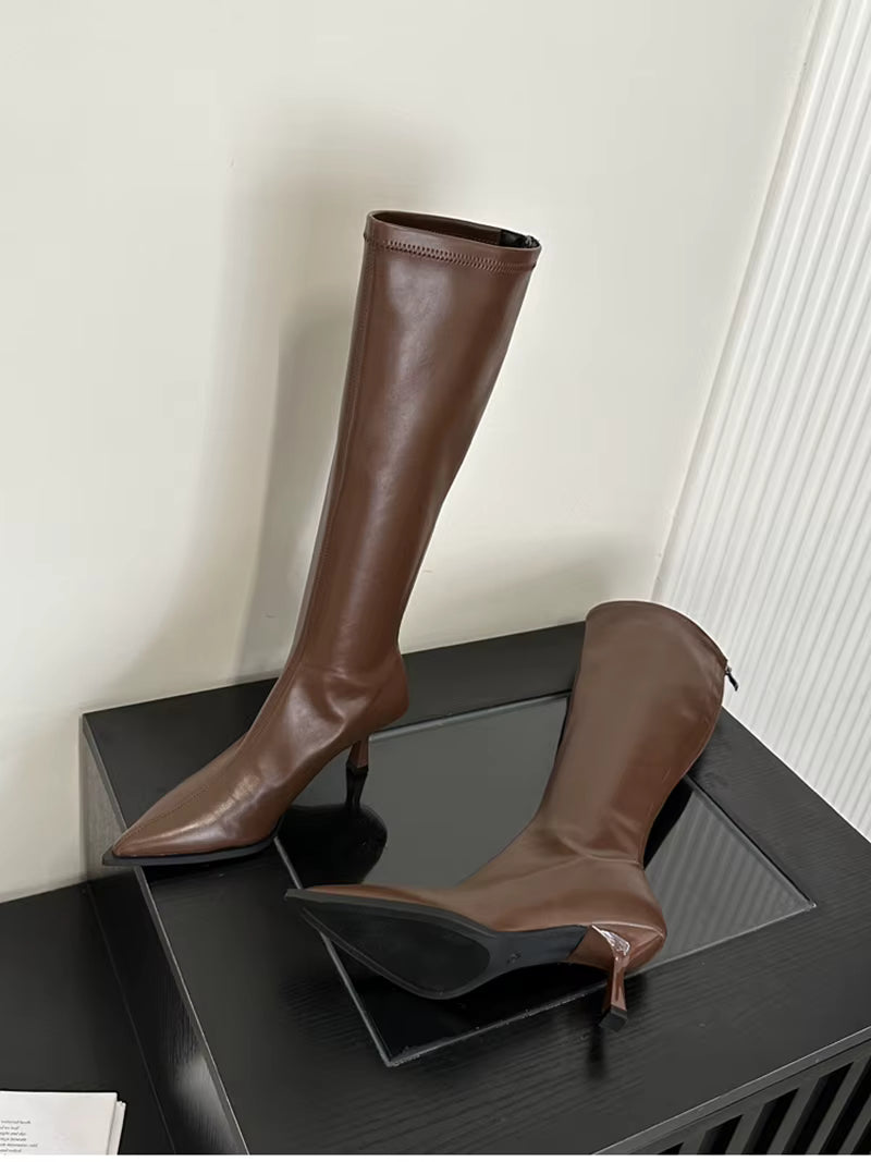 𝑩𝒐𝒕𝒕𝒆𝒔 𝒉𝒂𝒖𝒕𝒆𝒔 𝒆𝒏 𝒄𝒖𝒊𝒓 𝒔𝒐𝒖𝒑𝒍𝒆 𝒆́𝒍𝒆́𝒈𝒂𝒏𝒕